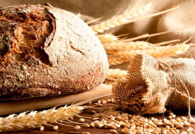Červencové pečení chleba v Lenoře